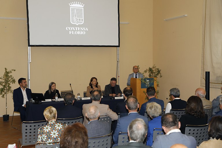 Tavolo relatori
