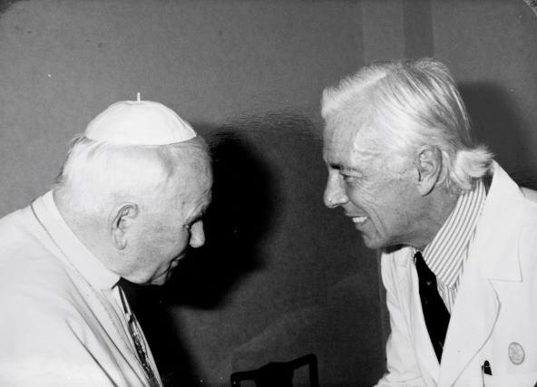 Attilio Maseri e Papa Giovanni Paolo II Attilio Maseri e Papa Giovanni Paolo II